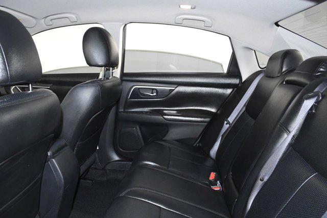 Photo of 2014 Storm Blue Metallic Nissan Altima