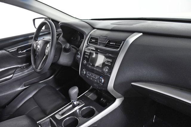 Photo of 2014 Storm Blue Metallic Nissan Altima