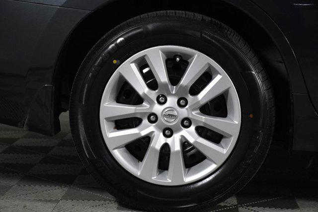 Photo of 2014 Storm Blue Metallic Nissan Altima