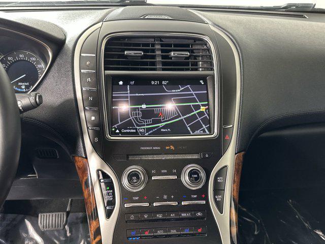 Photo of 2018 INGOT SILVER METALLIC Lincoln MKX
