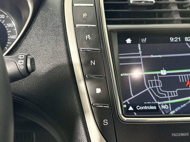 Photo of 2018 INGOT SILVER METALLIC Lincoln MKX