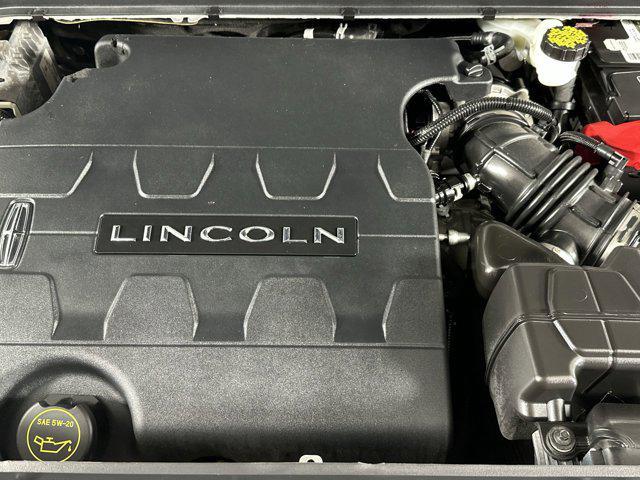 Photo of 2018 INGOT SILVER METALLIC Lincoln MKX
