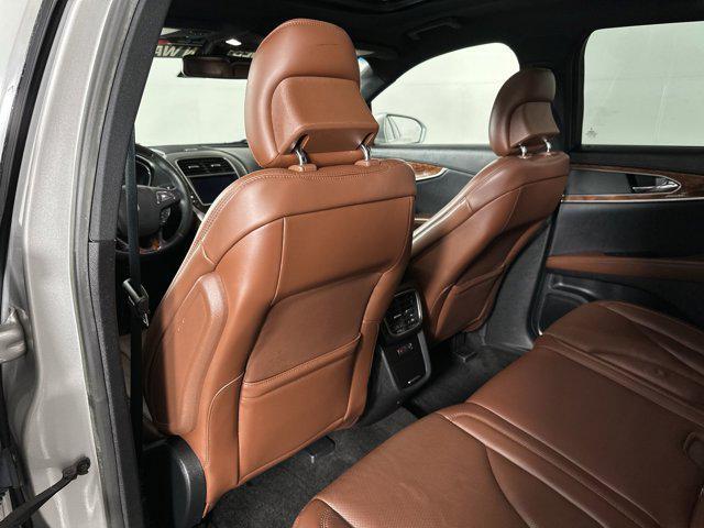 Photo of 2018 INGOT SILVER METALLIC Lincoln MKX