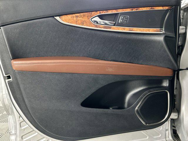 Photo of 2018 INGOT SILVER METALLIC Lincoln MKX