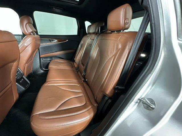 Photo of 2018 INGOT SILVER METALLIC Lincoln MKX