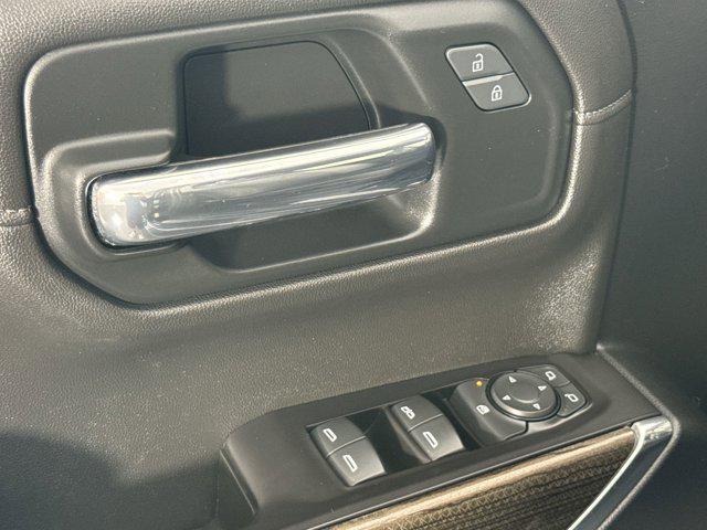 Photo of 2019 Black Chevrolet Silverado 1500