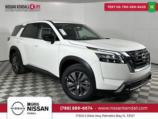 Photo of 2025 Glacier White Nissan Pathfinder