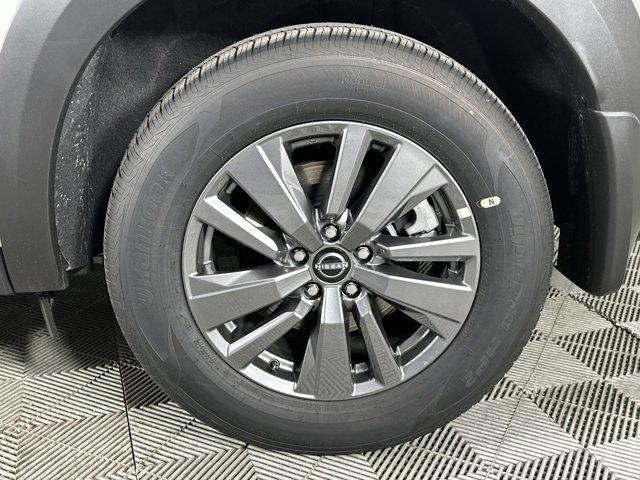 Photo of 2025 Glacier White Nissan Pathfinder
