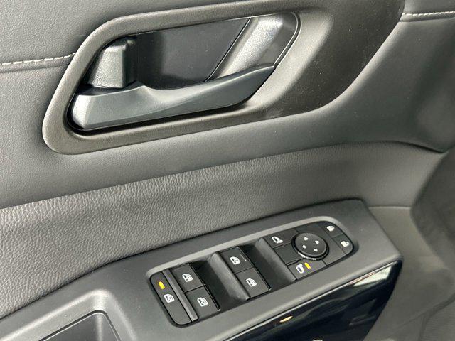 Photo of 2025 Glacier White Nissan Pathfinder