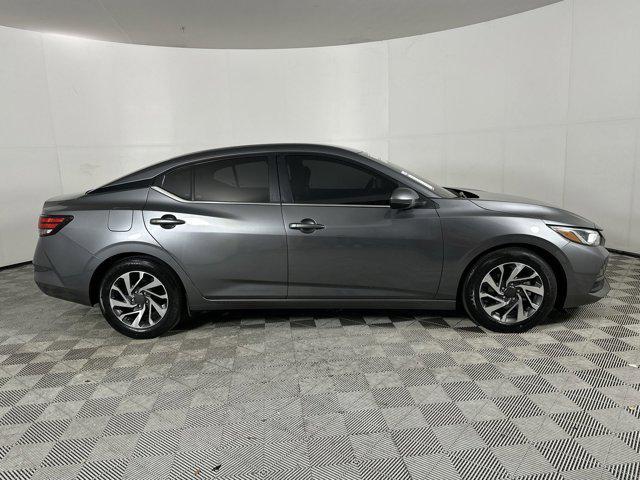 Photo of 2022 Gun Metallic Nissan Sentra