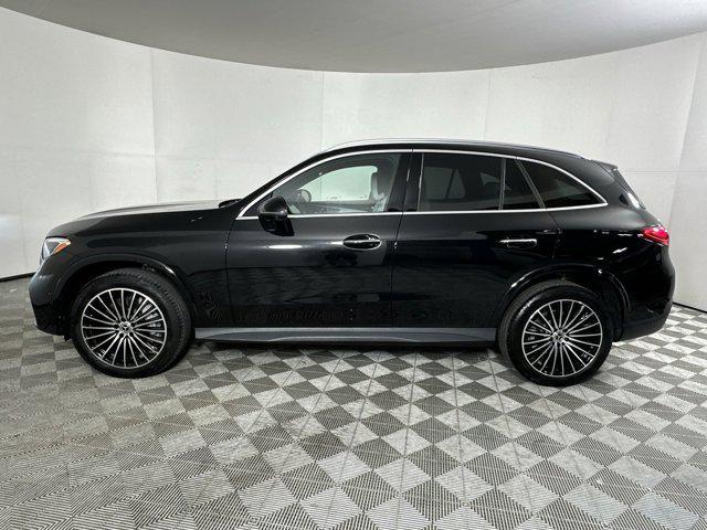 Photo of 2024 Black Mercedes-Benz GLC 300