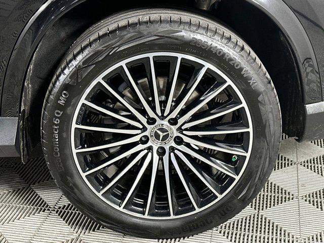 Photo of 2024 Black Mercedes-Benz GLC 300
