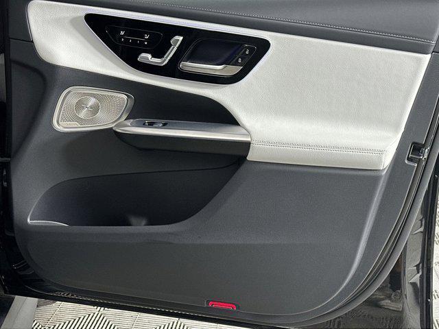 Photo of 2024 Black Mercedes-Benz GLC 300
