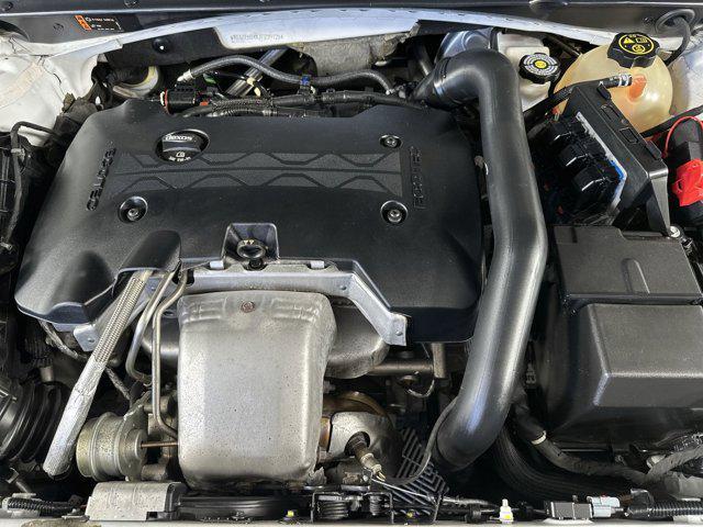 Photo of 2018 Summit White Chevrolet Malibu