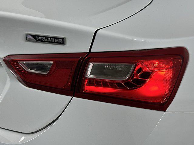 Photo of 2018 Summit White Chevrolet Malibu