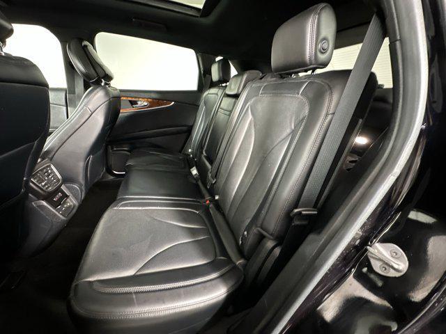 Photo of 2020 INFINITE BLACK Lincoln Nautilus