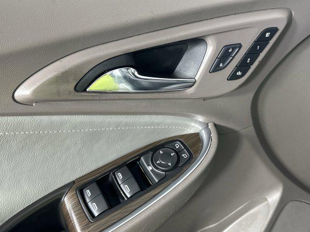 Photo of 2017 Silver Ice Metallic Chevrolet Malibu