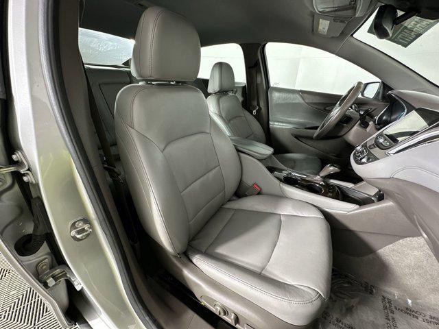 Photo of 2017 Silver Ice Metallic Chevrolet Malibu