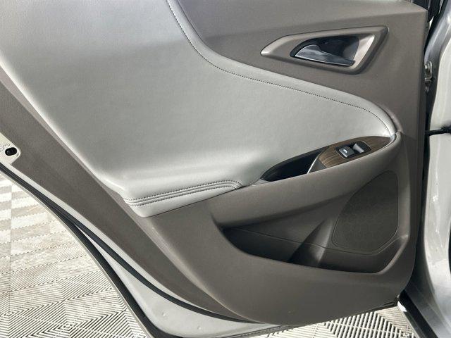 Photo of 2017 Silver Ice Metallic Chevrolet Malibu