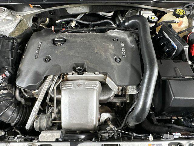 Photo of 2017 Silver Ice Metallic Chevrolet Malibu