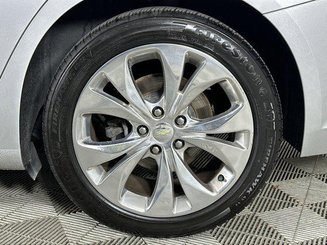 Photo of 2017 Silver Ice Metallic Chevrolet Malibu