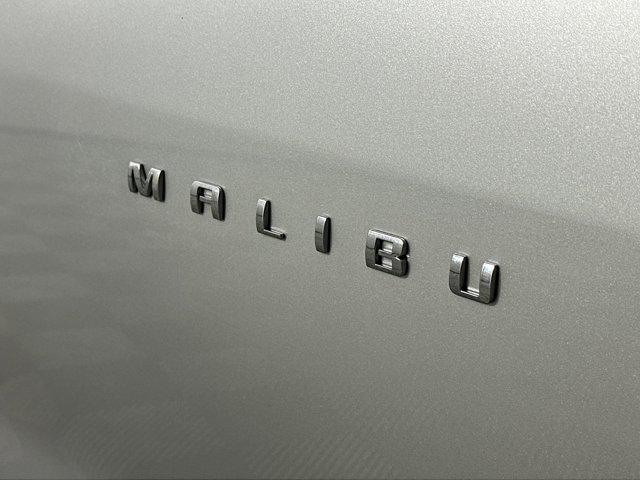 Photo of 2017 Silver Ice Metallic Chevrolet Malibu