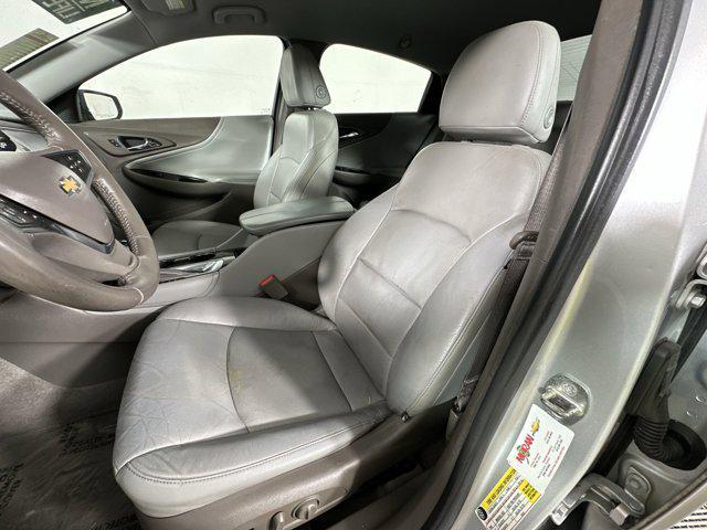 Photo of 2017 Silver Ice Metallic Chevrolet Malibu