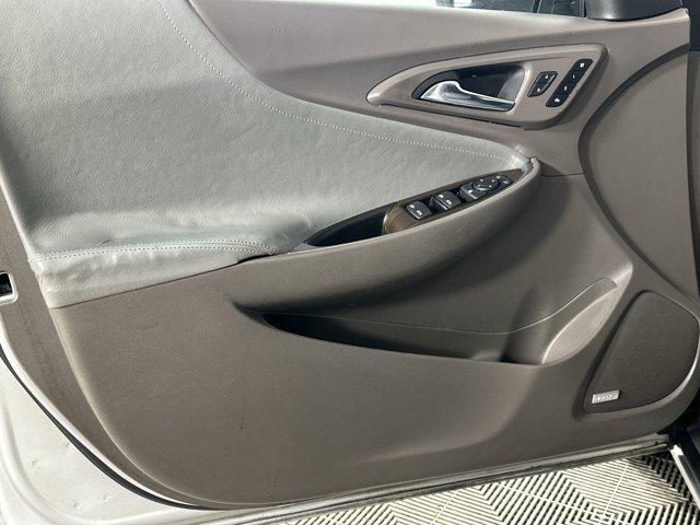 Photo of 2017 Silver Ice Metallic Chevrolet Malibu