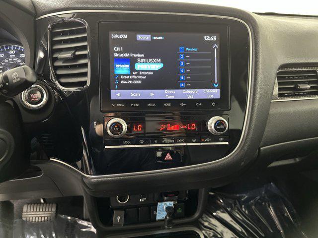 Photo of 2020 Mercury Gray Metallic Mitsubishi Outlander