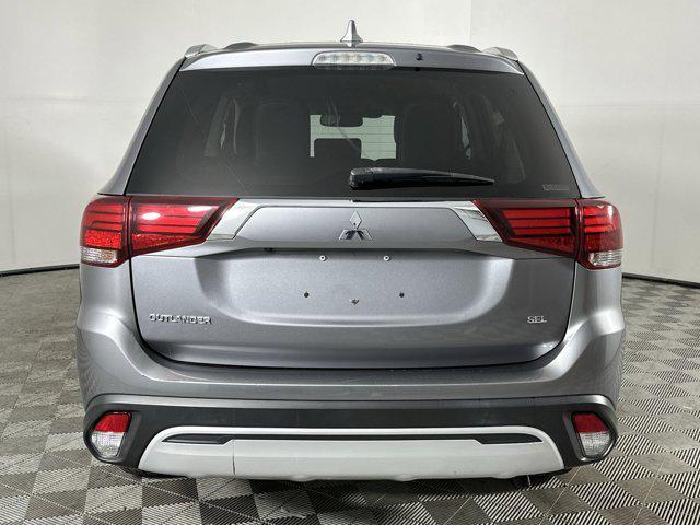Photo of 2020 Mercury Gray Metallic Mitsubishi Outlander