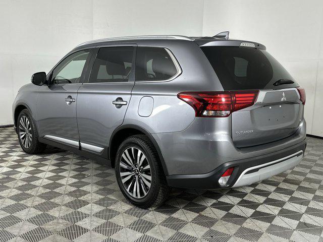 Photo of 2020 Mercury Gray Metallic Mitsubishi Outlander
