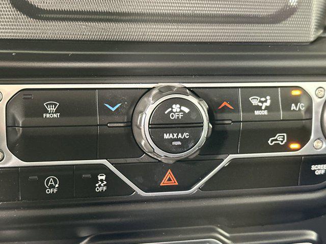 Photo of 2022 Black Clearcoat Jeep Gladiator