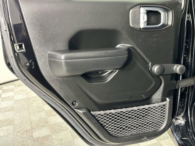 Photo of 2022 Black Clearcoat Jeep Gladiator