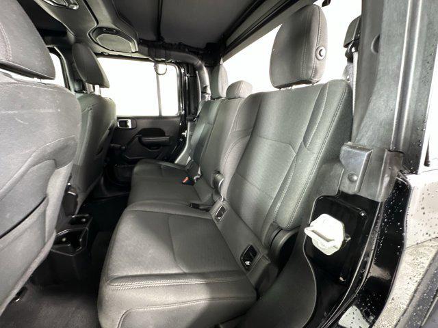 Photo of 2022 Black Clearcoat Jeep Gladiator