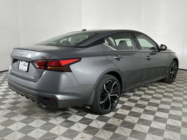 Photo of 2025 Gun Metallic Nissan Altima