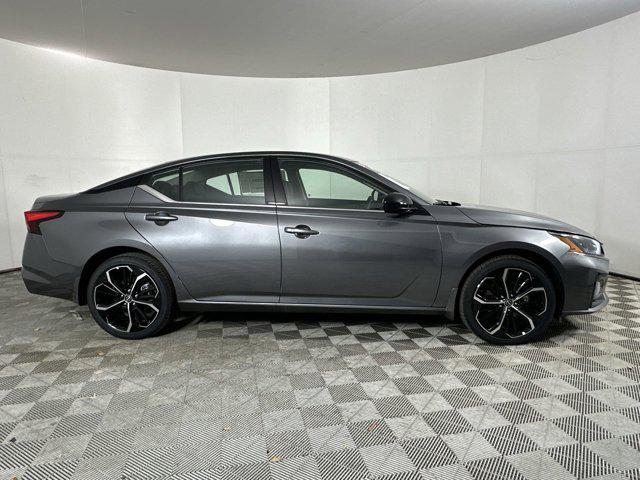 Photo of 2025 Gun Metallic Nissan Altima