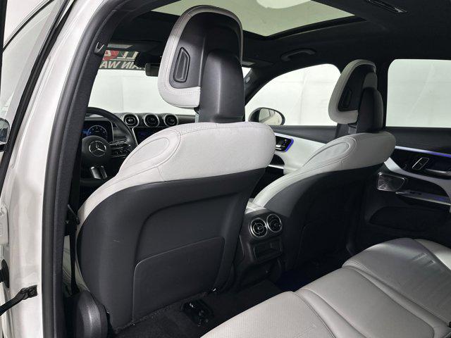 Photo of 2024 Polar White Mercedes-Benz GLC 300