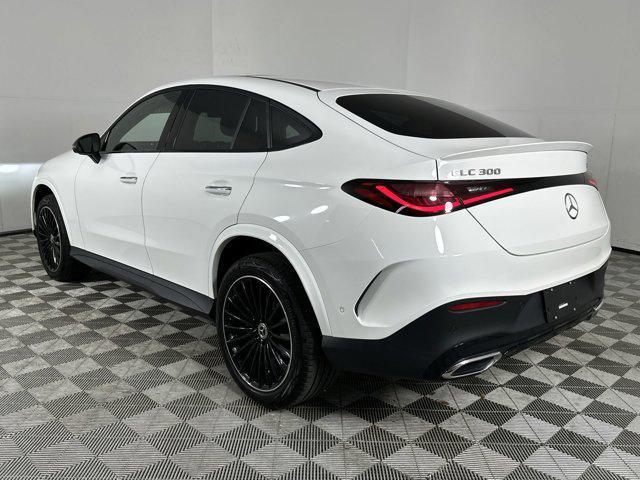 Photo of 2024 Polar White Mercedes-Benz GLC 300