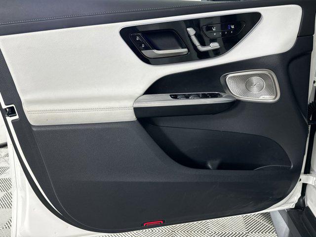 Photo of 2024 Polar White Mercedes-Benz GLC 300