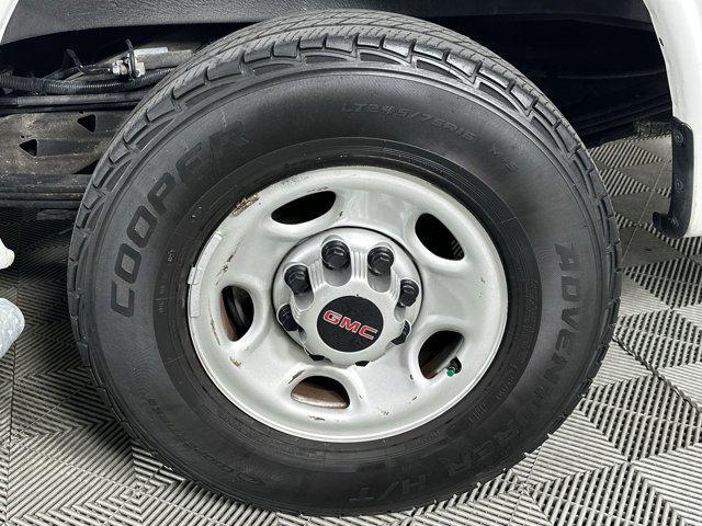 Photo of 2020 Summit White GMC Savana 2500