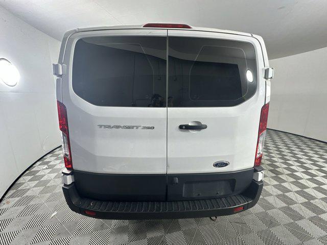 Photo of 2019 OXFORD WHITE Ford Transit-250