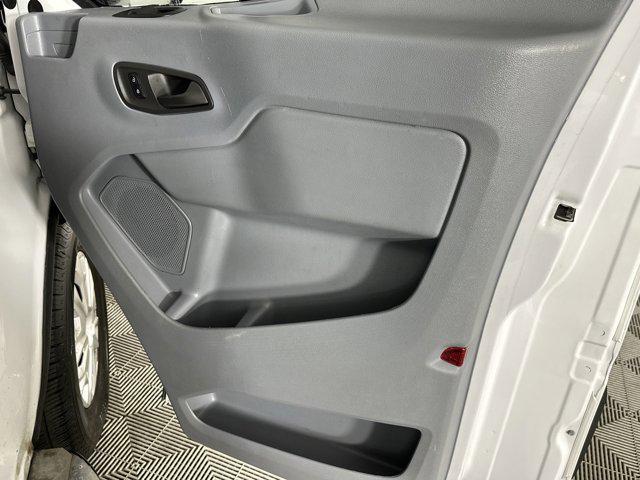 Photo of 2019 OXFORD WHITE Ford Transit-250