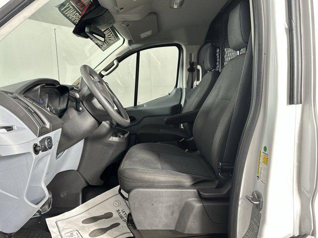 Photo of 2019 OXFORD WHITE Ford Transit-250