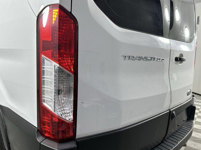 Photo of 2019 OXFORD WHITE Ford Transit-250