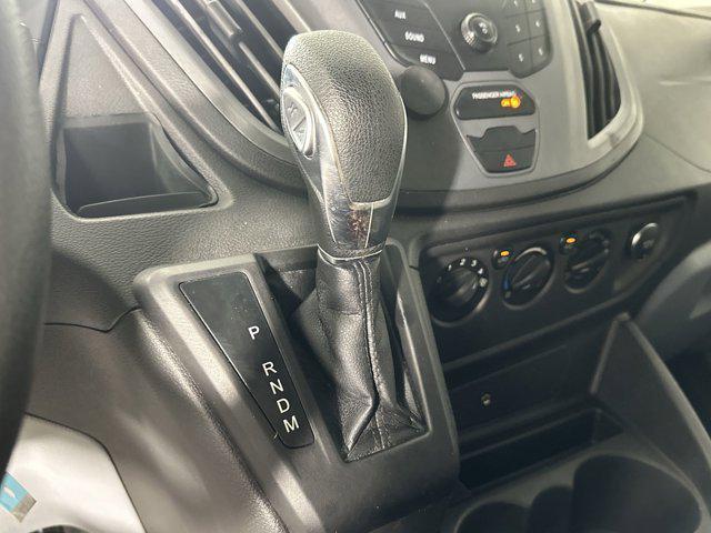Photo of 2019 OXFORD WHITE Ford Transit-250