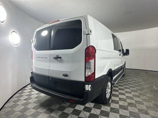 Photo of 2019 OXFORD WHITE Ford Transit-250