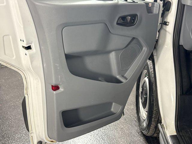 Photo of 2019 OXFORD WHITE Ford Transit-350