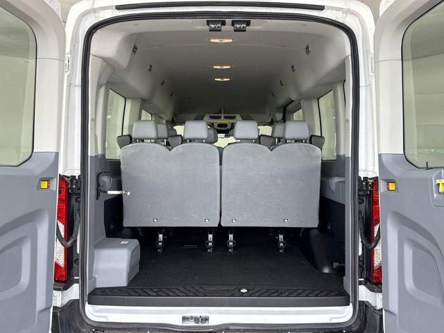 Photo of 2019 OXFORD WHITE Ford Transit-350