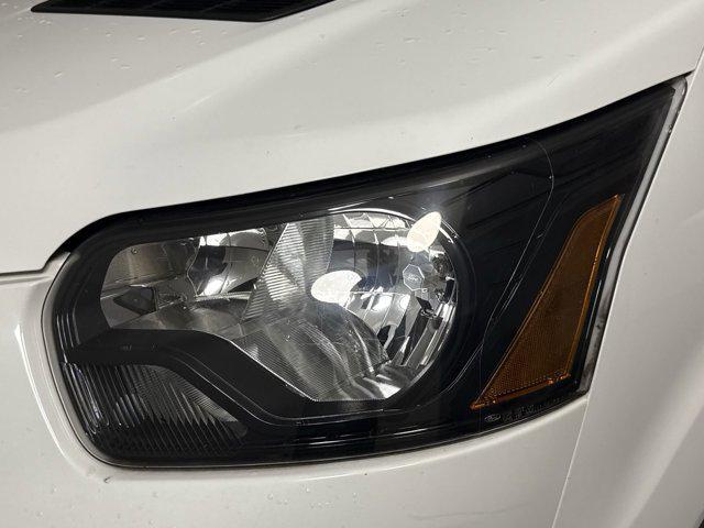 Photo of 2019 OXFORD WHITE Ford Transit-350