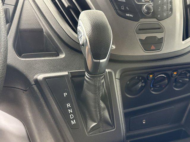 Photo of 2019 OXFORD WHITE Ford Transit-350